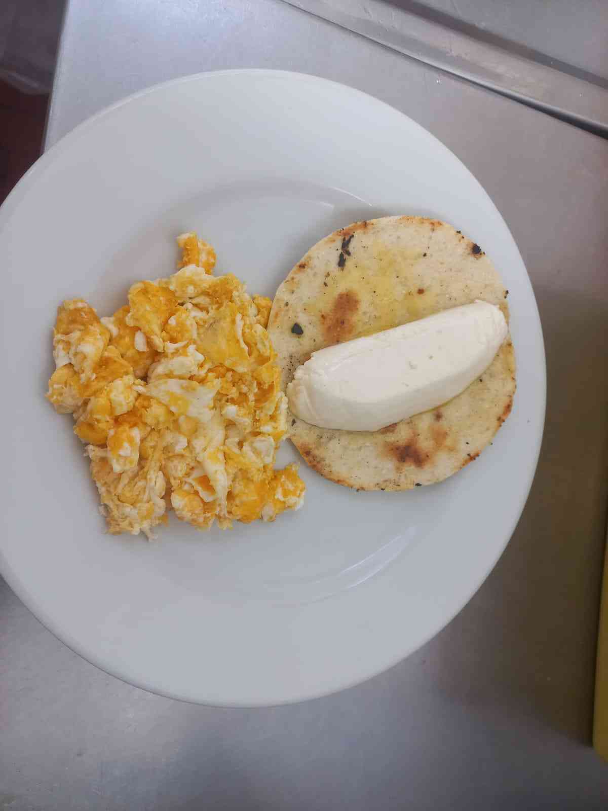 Arepa, Huevo y  Quesito